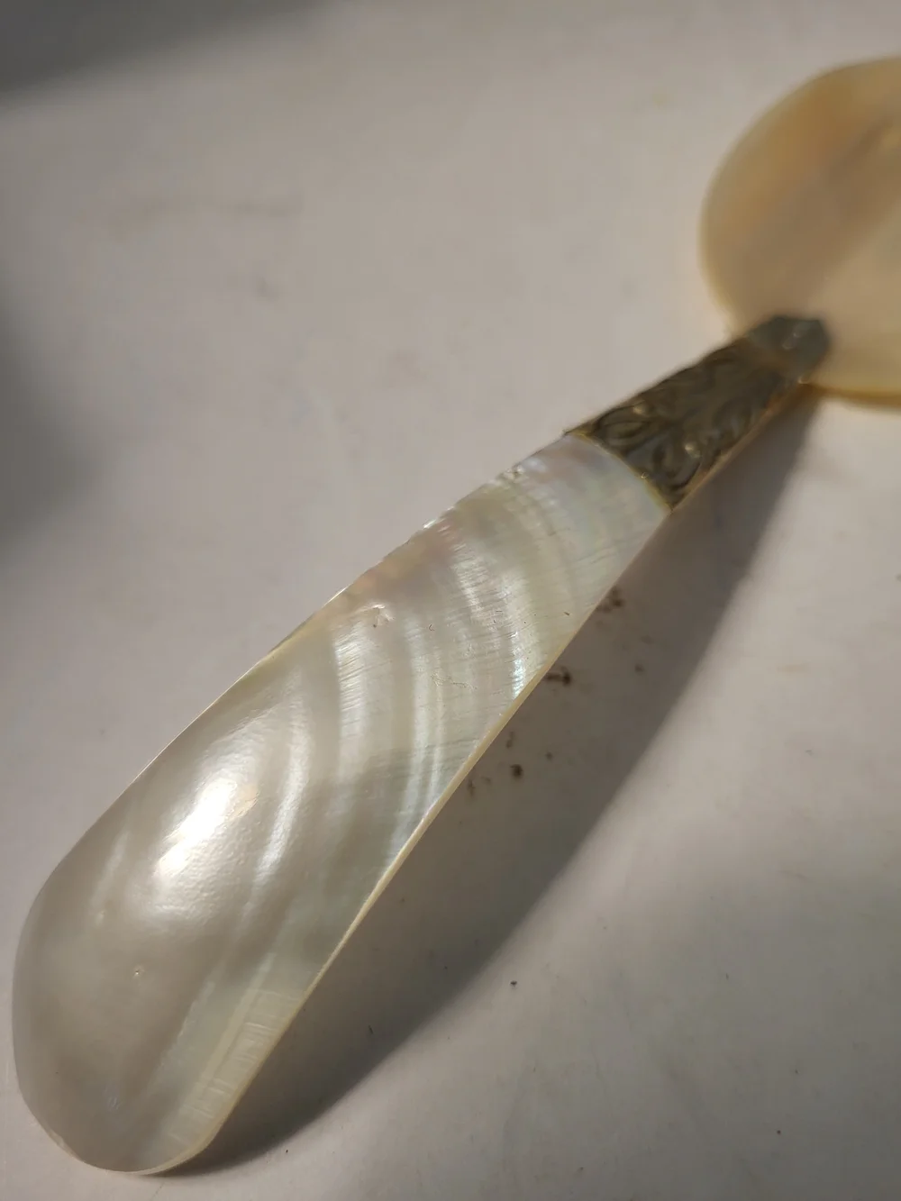 Pair Of Vintage Mother of Pearl Caviar Spoons - Iridescent White